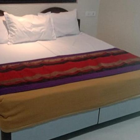 Shraddha Hotel Mumbai Eksteriør bilde
